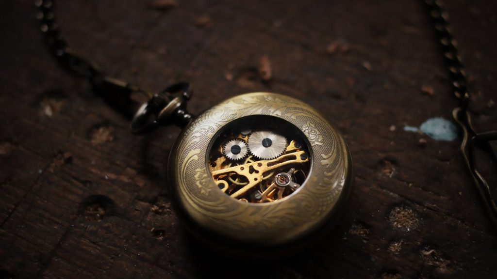 Internals of pocket watch signifying leverage