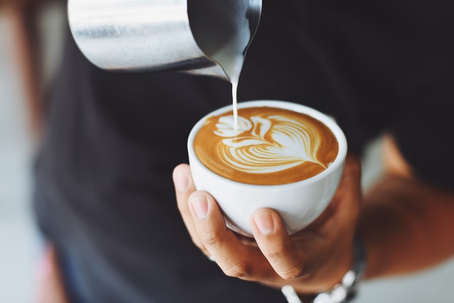A latte, the symbol of non-practical money advice